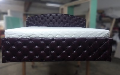 POSTEĽ CHESTERFIELD